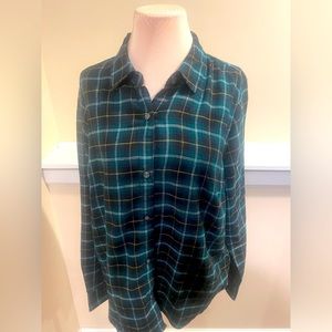 Women’s flannel button down shirt